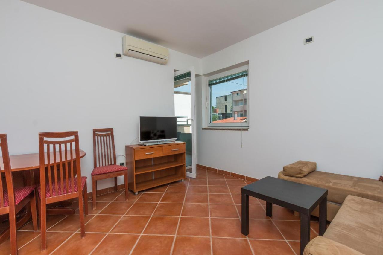 Apartments Riva Medulin Exterior foto