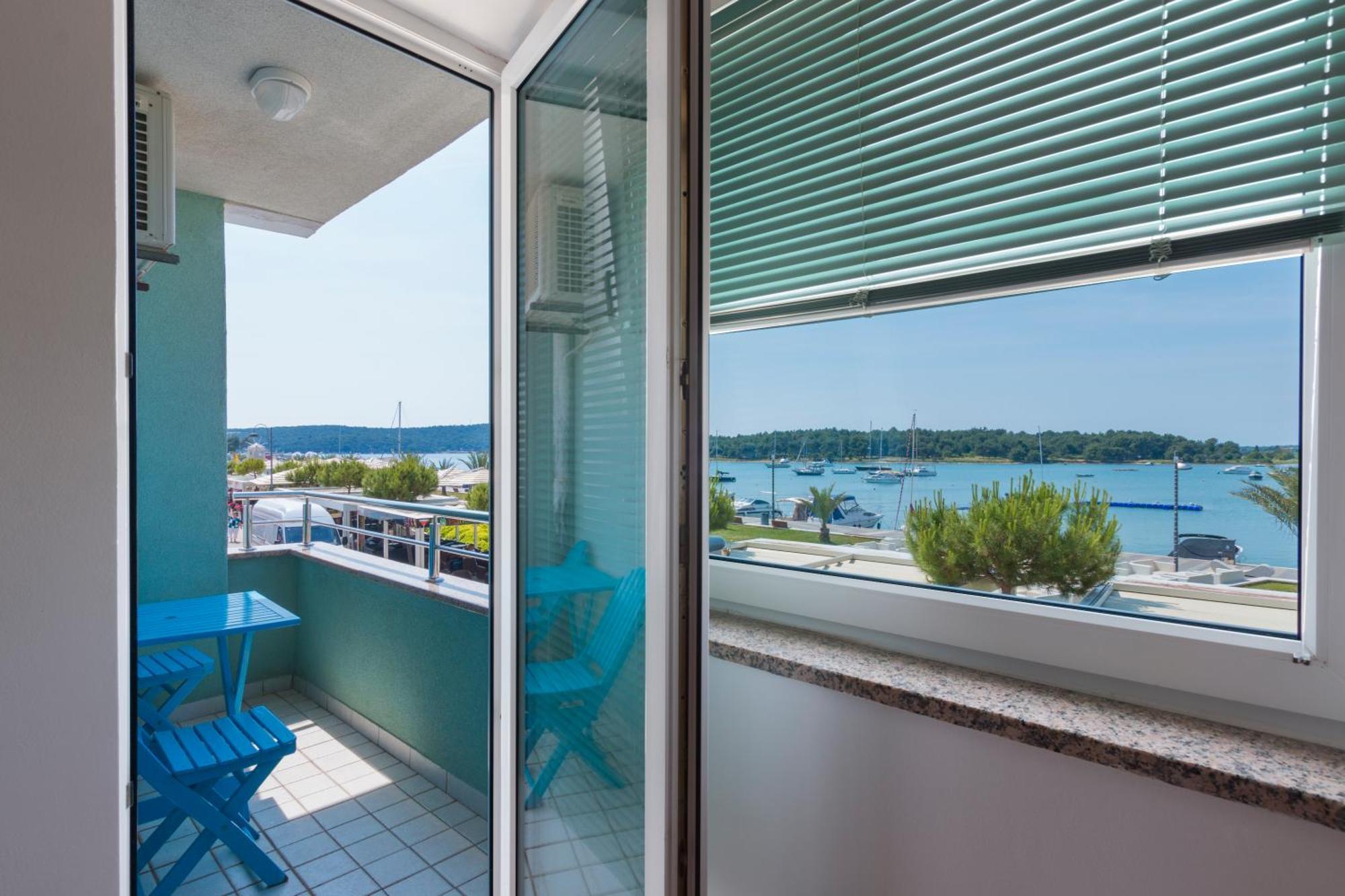 Apartments Riva Medulin Exterior foto